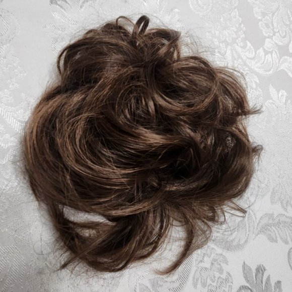 JuvaBun Messy Bun - Medium Brown Color - Picture 5 of 6